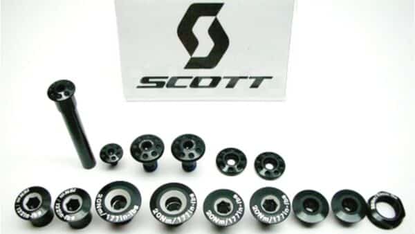 SET TORNILLERIA NEGRA SPARK 122012